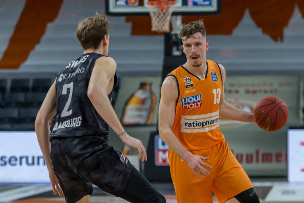 一位被广泛 一位被广泛