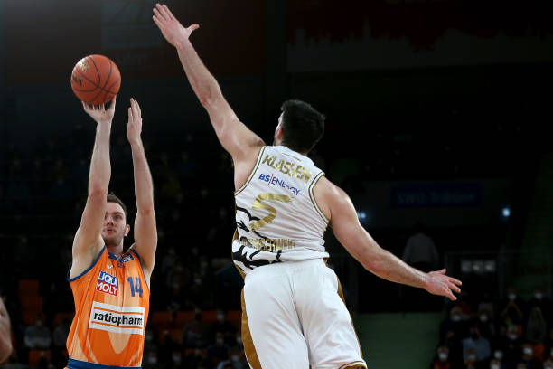 足球不仅仅 足球不仅仅