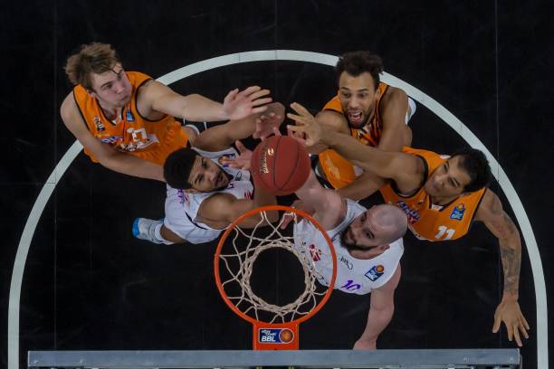 保持了极高 保持了极高